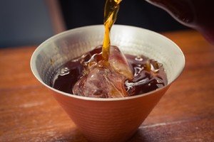 冲冰咖啡的做法步骤图，手冲冰咖啡怎么做好