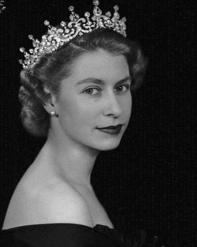 英国女王伊丽莎白二世从1岁到90岁容颜变化是什么样的?