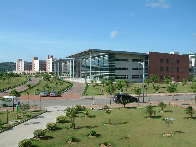 吉林大学珠海校区的学校简介