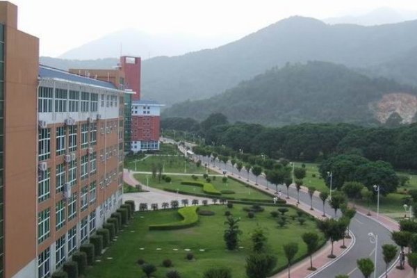 福州科技职业技术学院宿舍设施怎样？