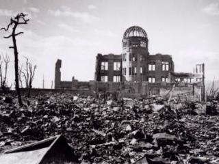 美国在二战时期在干什么？