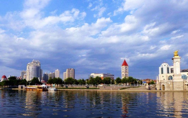 中国批准设立的自由贸易实试验区已达18个,自由贸易有什么好处?