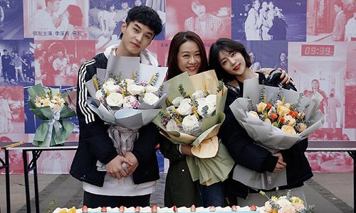 电视剧《我的邻居长不大》正在热播,这部剧为何会备受争议?