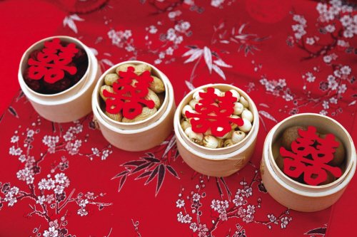 请问早生贵子包括：红枣，花生，桂圆，还有一样是什么啊？