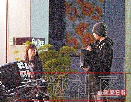 求五月天主唱陈信宏现在女朋友的照片