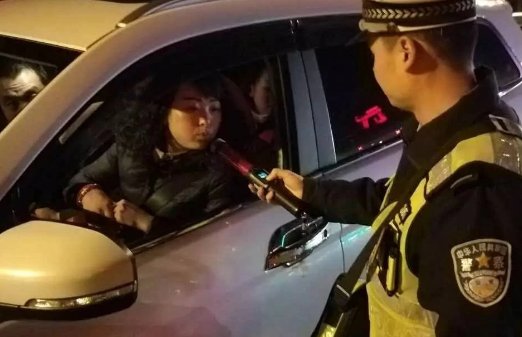 醉酒驾驶的标准是？