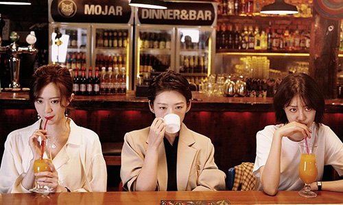 电视剧《我的邻居长不大》正在热播,这部剧为何会备受争议?