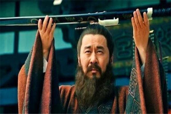 曹操刺杀董卓真的是出于大义吗？