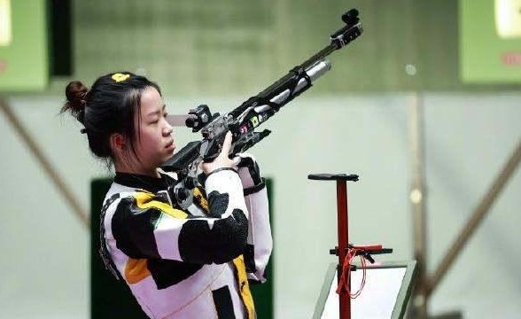 如何评价杨倩将奥运会领奖服赠予清华?