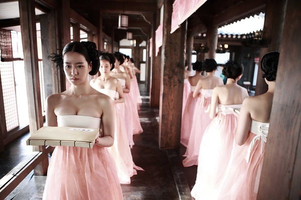 那个古装电影侍女很多尺度很大