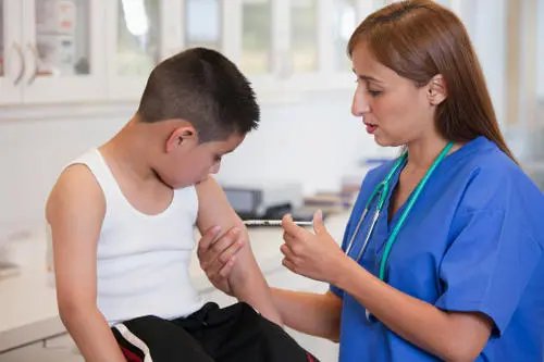 哪些情况、哪种人群,他们不适合接种新冠疫苗?