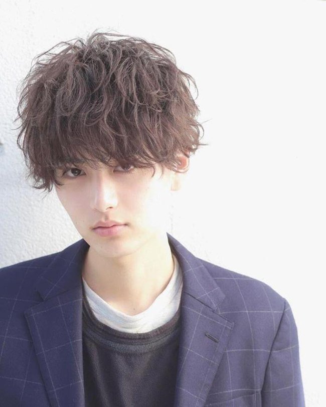 男生发际线高怎么改善？