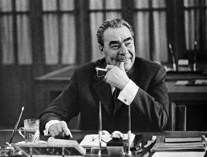 若当年是谢列平战胜了勃列日涅夫，苏联会变成什么样子呢？