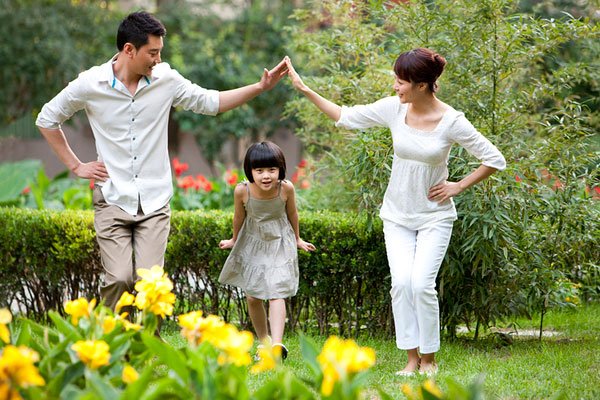 离婚时民政局签的第一监护人第二监护人是什么意思？