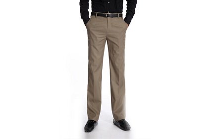 卡其色裤子配什么颜色的上衣好看？