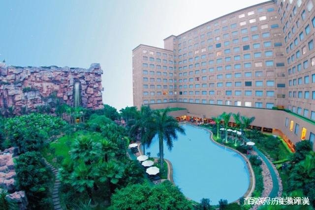 向佑曾大闹东莞太子酒店，向华强赔钱道歉，后来怎样了？