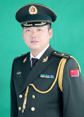 共产党员的感人事迹