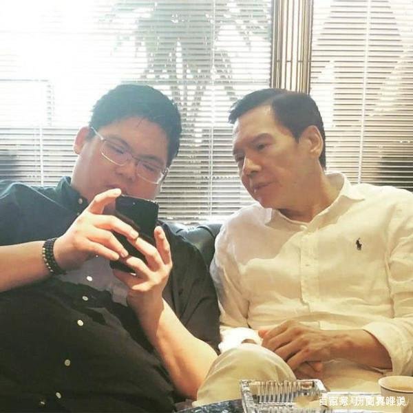 向佑曾大闹东莞太子酒店，向华强赔钱道歉，后来怎样了？