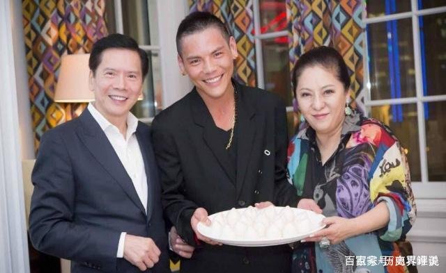 向佑曾大闹东莞太子酒店，向华强赔钱道歉，后来怎样了？