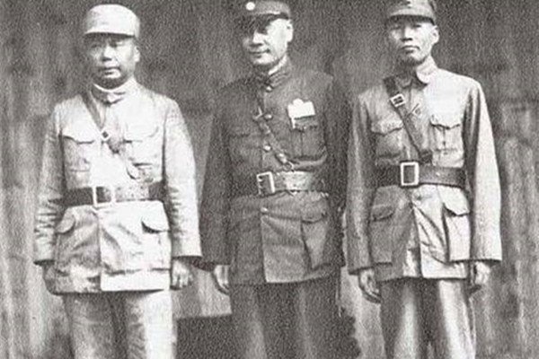 刘湘是刘文彩的侄儿子，为何刘文彩请人去刺杀刘湘？