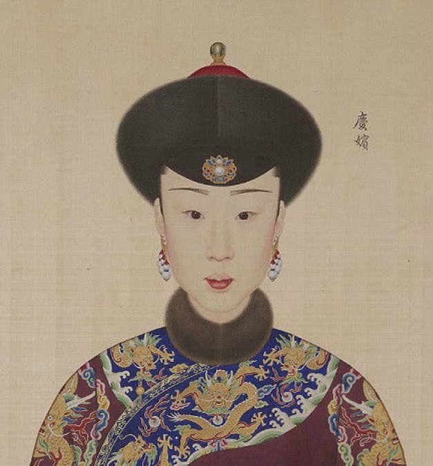 乾隆皇帝的庆恭皇贵妃为何会抚养过嘉庆皇帝？