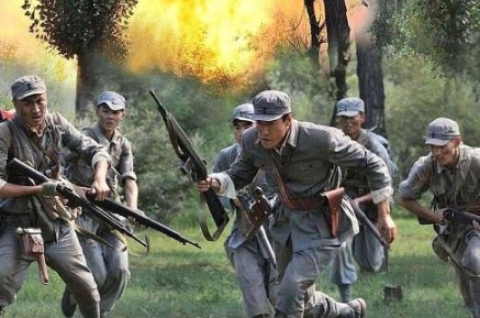 《烽火逃兵》的作者，小知闲闲现在何处