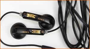 入耳式耳机和耳塞式耳机哪种好???