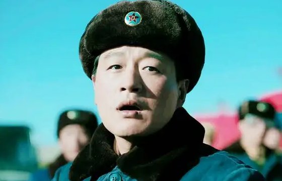 《功勋》的八个人物是谁