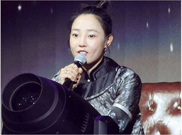 白百何丸子头献唱是在哪里？