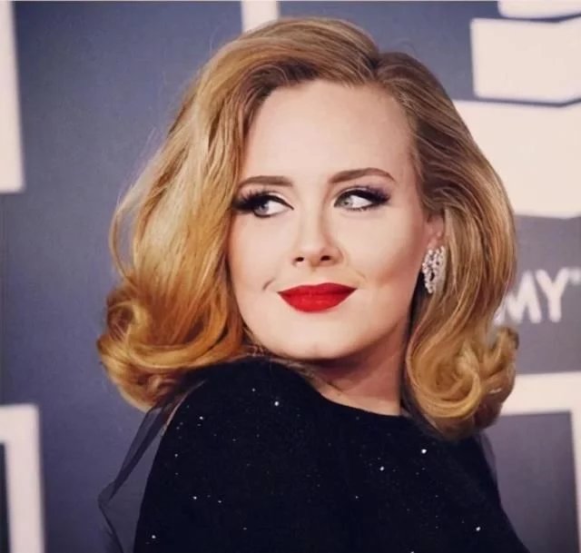 媒体曝杜兰特与阿黛尔共进晚餐，为何大家纷纷评论寡姐呢？