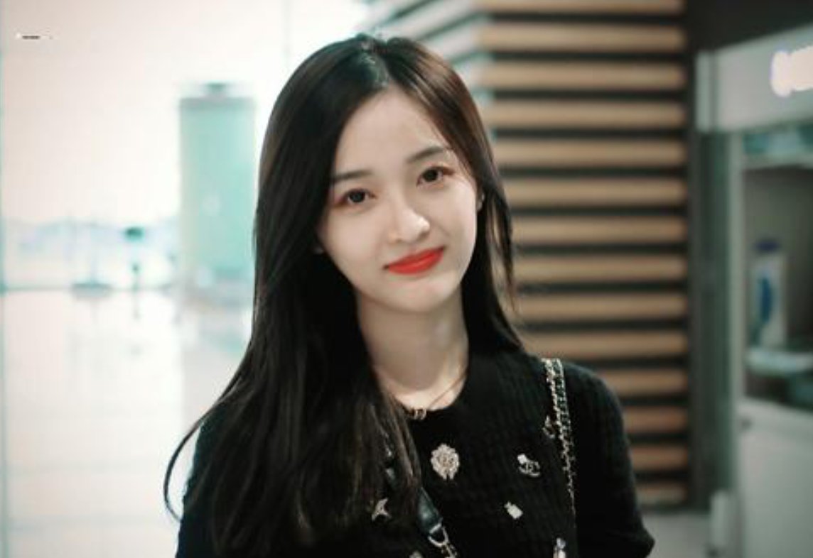 杨幂刚解约的辱华代言,吴宣仪就续上了,她这是为利益不顾一切了吗?