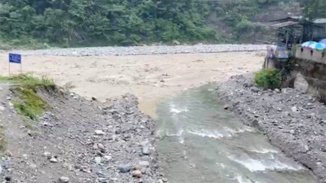 四川多地降水，都江堰河流水位猛涨，干旱后的强降雨有多危险？