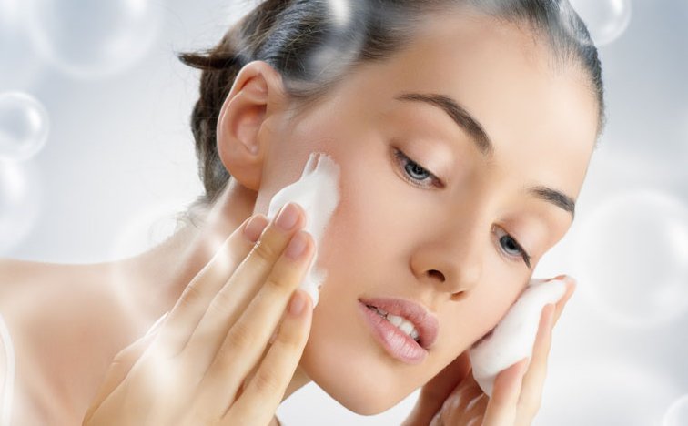 洗脸时把洗面奶弄成泡沫的好处是什么