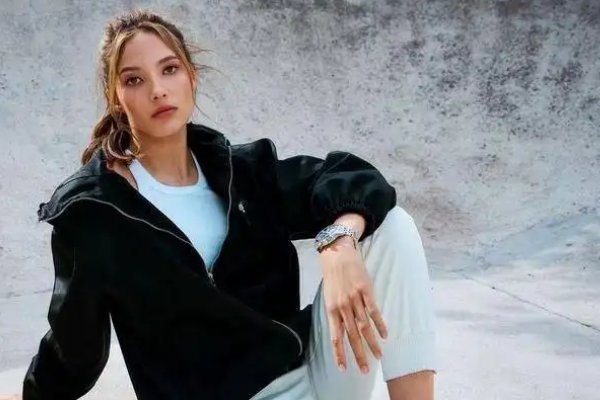 在北京冬奥拿下三枚金牌的谷爱凌为何能登高中试卷?