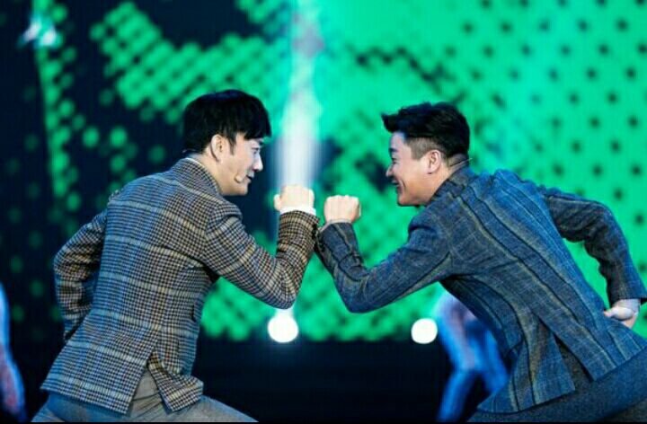 男友约好我出门又想和兄弟去玩，我应该怎么做？