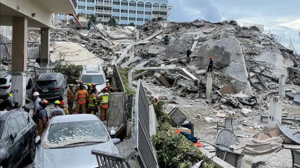 美国大楼倒塌事故已致22人死亡，谁该为此次事故负责？