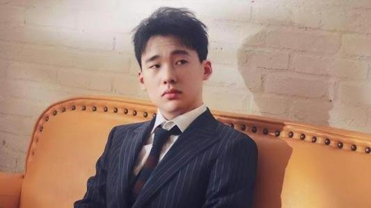 知名女星宋轶与郭麒麟公开关系，深夜发文称要永远在一起，好事将近了吗？