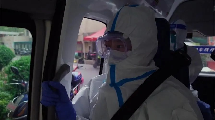 上海120女医生不吃不喝马不停蹄仍遭埋怨，这个行业为何不落好？