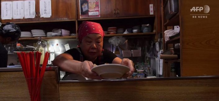 82岁奶奶蹦迪是怎么做到的