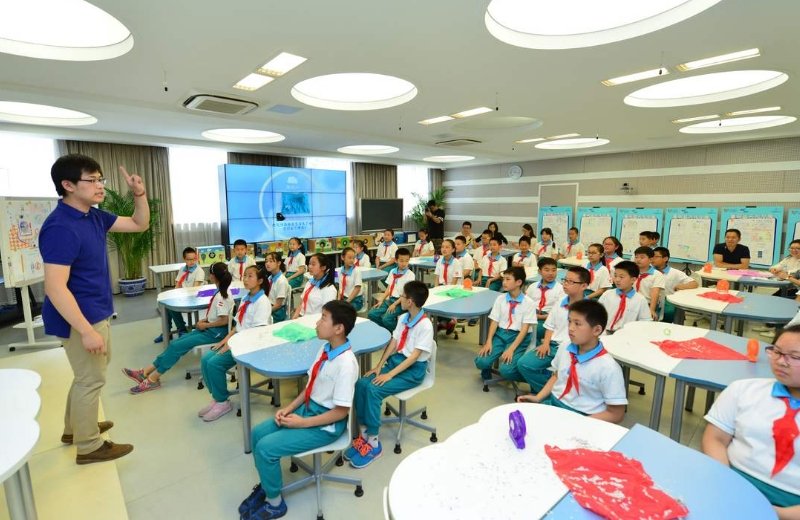 孩子喜欢带同学来家里玩，家长应该怎么配合他呢？