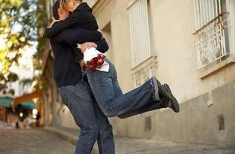 毕业了就结婚，这种从校服到婚纱的爱情有多甜？