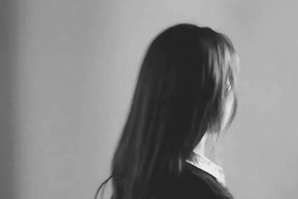 微电影《哑女的谎言》 里面演哑女的演员是男是女 注意是演员性别