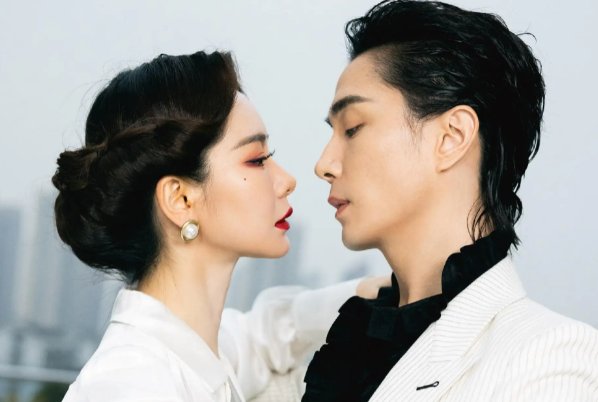 李承铉第一条朋友圈是官宣结婚,他和戚薇的感情有多好?