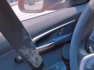 赣州女子隔离15天后，竟发现车上发霉长毛，这样的车还能正常驾驶吗？