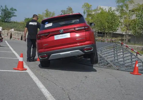 后座车子越来越颠簸是什么原因?