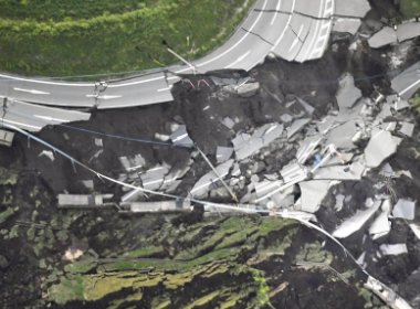 泸定居民：地震来时正在广场做核酸，这么多人是如何避险的？