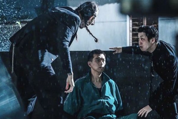 李现在新剧中一人分饰三角，《剩下的11个》这部剧都有哪些看点？