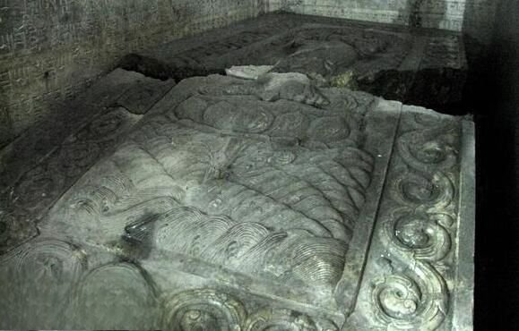 乾隆地宫为何空出一个位子 里面躺了五个女人空位是谁的