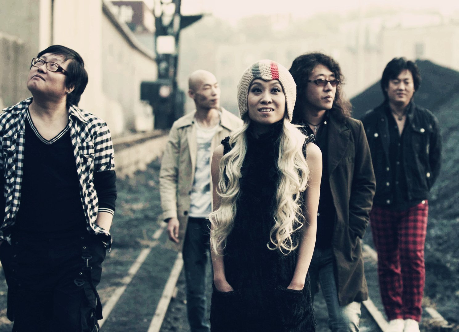 天空之镜乐队的乐队成员