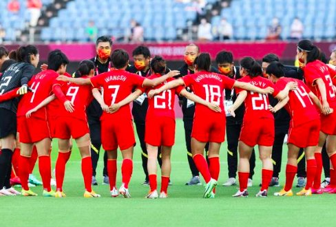 中国女足奥运首秀派出的首发名单都有谁？